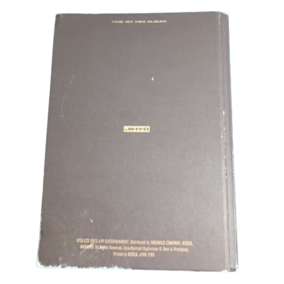 JIHYO ZONE The 1st Mini Album With Photo Book *Wear on book cover* - Picture 3 of 8